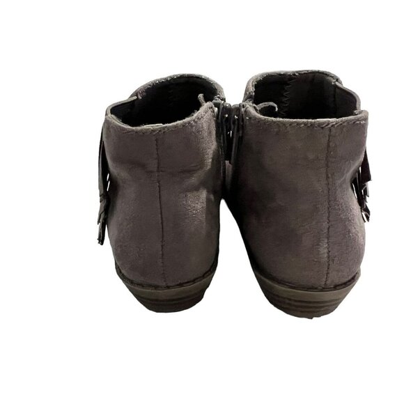 Old Navy Sz 8 Grey Faux Suede Fringe Ankle Boots - Picture 8 of 9